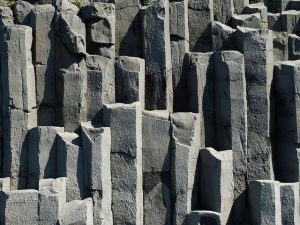 Basalt: Entstehung, Vorkommen, Ansichten unter dem Polarisationsmikroskop @ Museum am Schölerberg